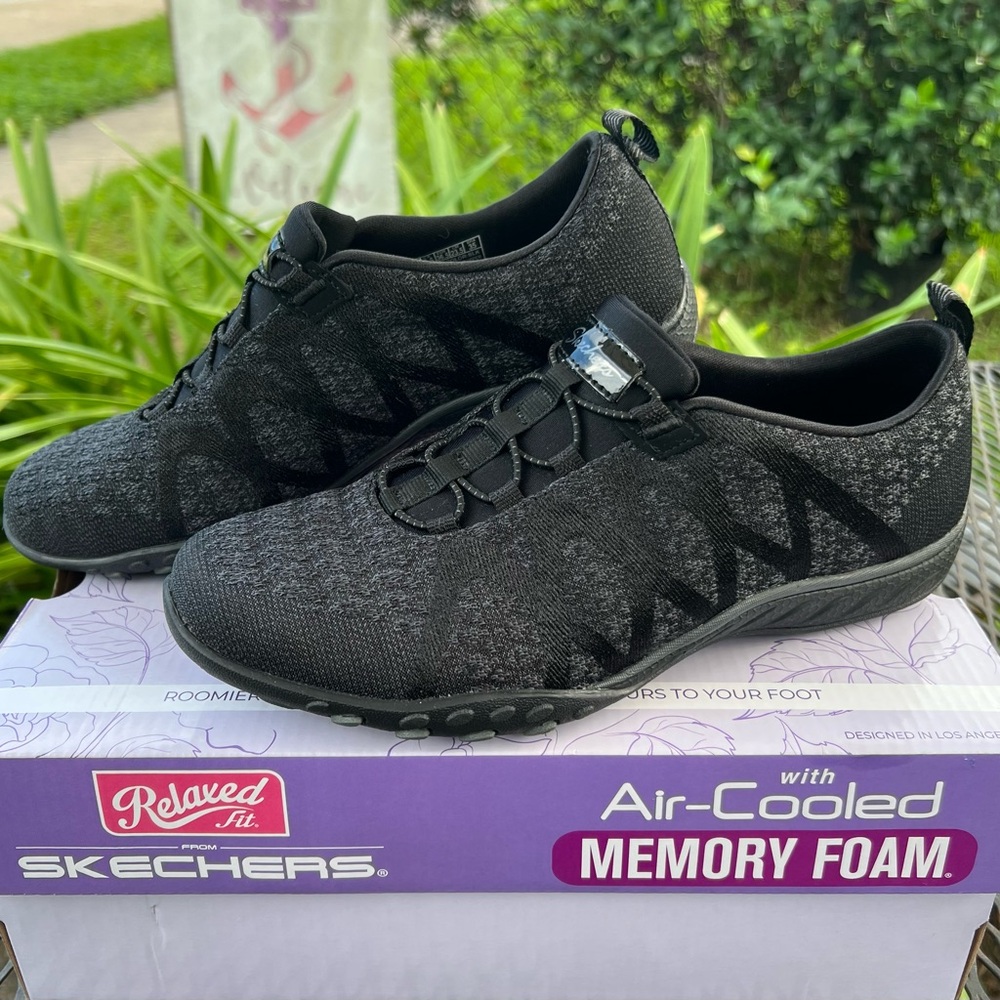 Skechers Women Infi Knity Black Air Cooled Memory Foam Slip On Sneakers 6.5 New - Picture 4 of 10